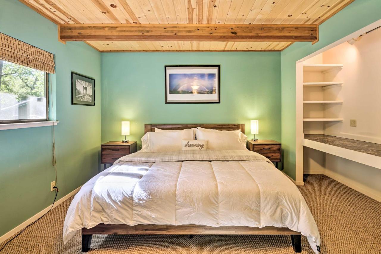 Spacious Groveland Cabin With Wraparound Deck! ภายนอก รูปภาพ