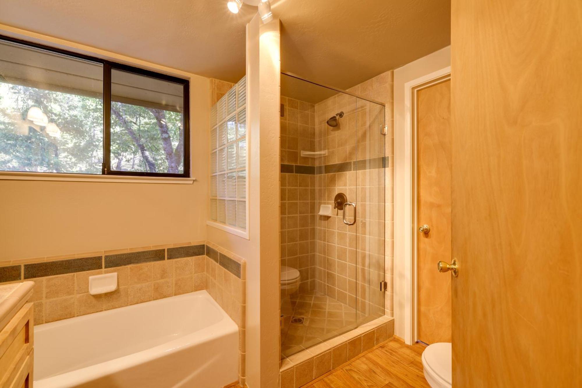 Spacious Groveland Cabin With Wraparound Deck! ภายนอก รูปภาพ