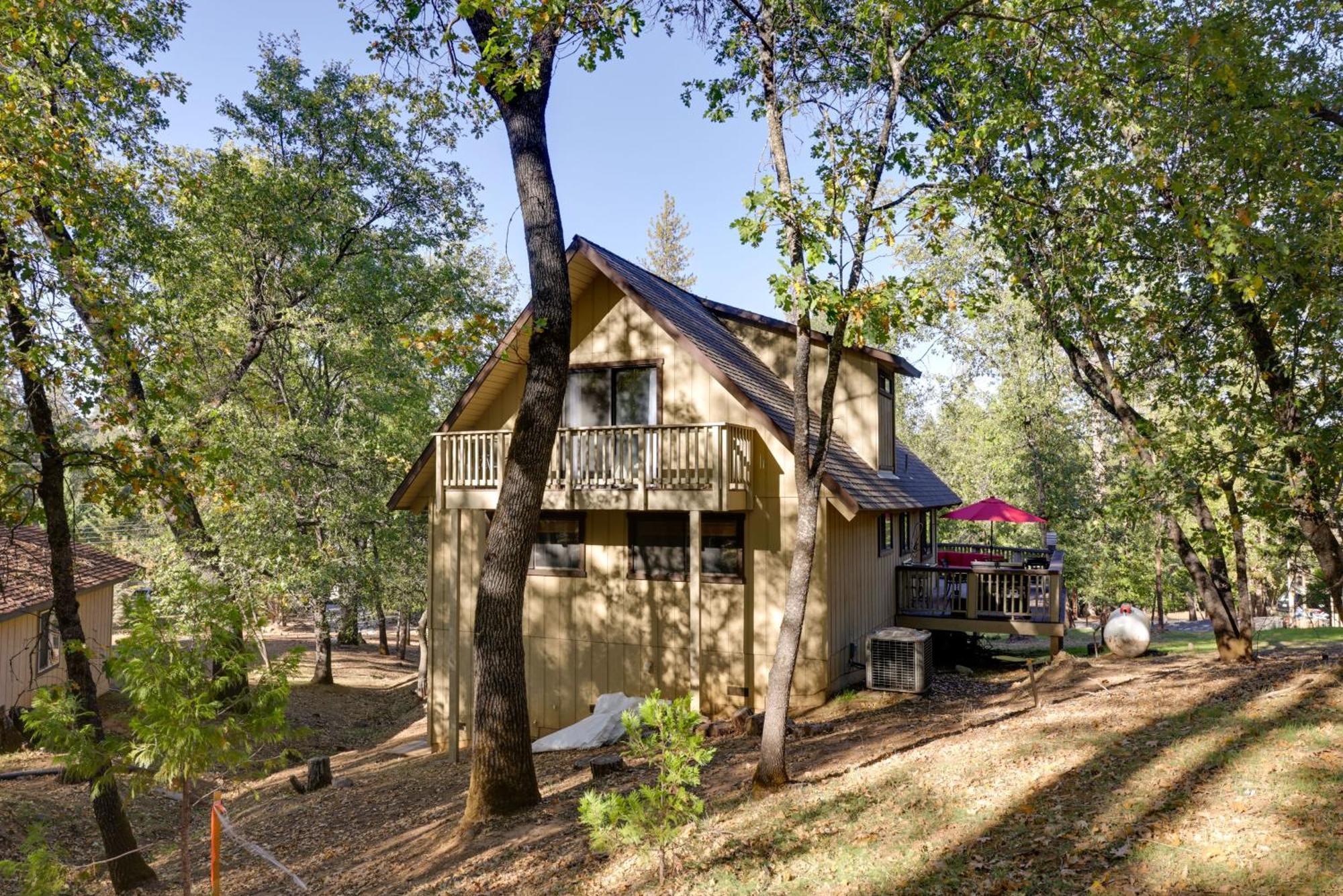 Spacious Groveland Cabin With Wraparound Deck! ภายนอก รูปภาพ